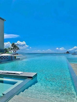 InterContinental Dameisha's Infinity Pool!