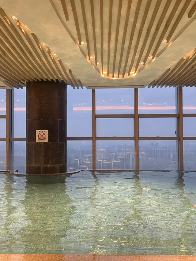 上海外灘威斯汀酒店泳池✨ 藏在五星級裡的奢華秘境