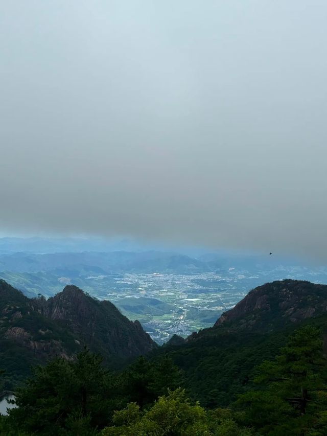 黃山2日1夜懶人包：登頂賞雲海，漫遊古徽州