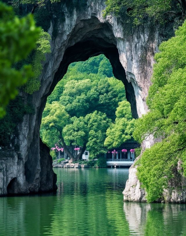 江南第一水石盆景｜崖壁奇絕、洞幽水秀｜乘烏篷船遊千年山水盆景