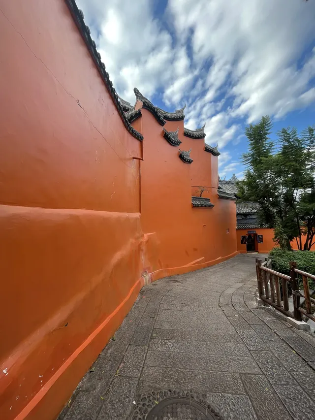 靈鷹寺：愛馬仕橙香味的寺廟，西昌最佳打卡點