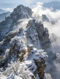 白石山夏季和冬季不同季節的不同風光