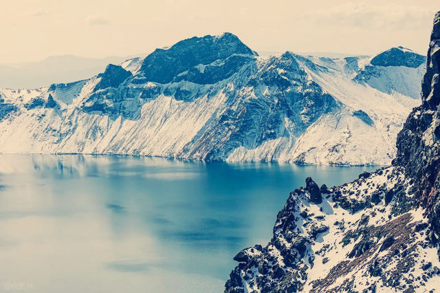 中國六大絕美雪景地!每一幀都美到窒息!快收藏! 吉林-長白山 長白山天池封凍期美得像仙境! 中國六大絕美雪景地!每一幀都美到窒息!快收藏! 吉林-長白山 長白山天池封凍期美得像仙境!