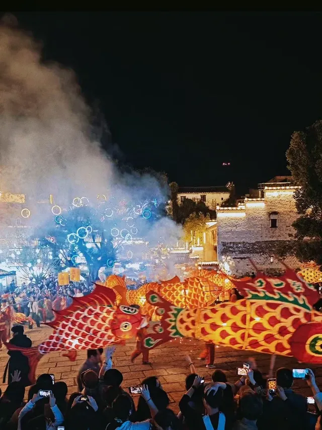 江西秋日三重奏：山·村·城 