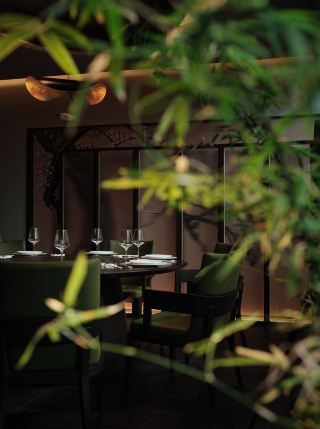 Didn't expect to find such an amazing roast duck restaurant in Financial Street! It's such a pleasant surprise~