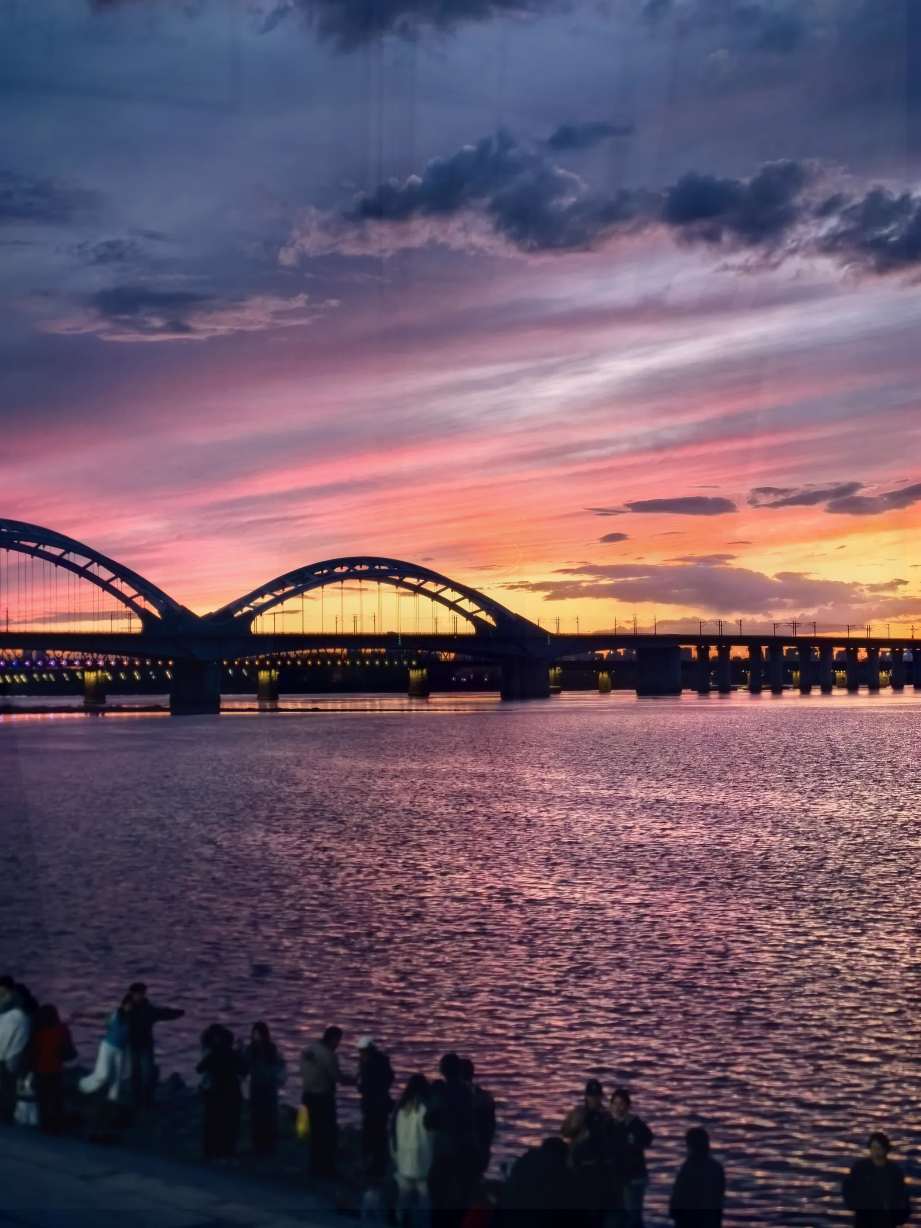 ハルビン5.2の絶美な夕焼け🌇この焼け雲は私のもの | Trip