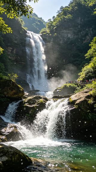 おとぎ話の世界、スリル満点の体験、山水の出会い、激しいラフティングの情熱