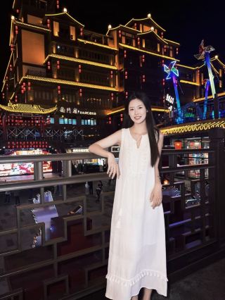 Listen up! Avoid crowded attractions this summer vacation. This hidden gem of a smart hotel in Lishui offers a laid-back family getaway!