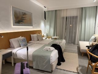 Relaxing Stay at Amphoras Beach