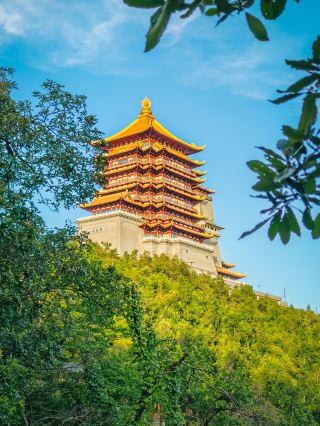 Huangshi Dongfang Mountain, known as the first mountain of the Three Chu, is simply magical