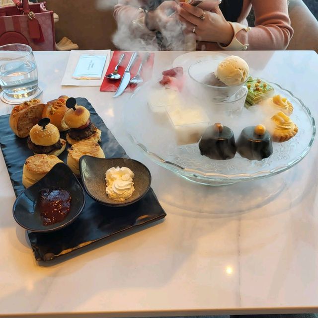 有半山靚景的酒店下午茶