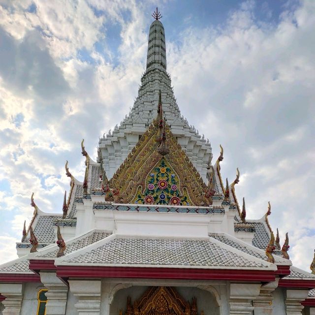 ไหว้ศาลหลักเมืองกรุงเทพ เสริมสิริมงคล