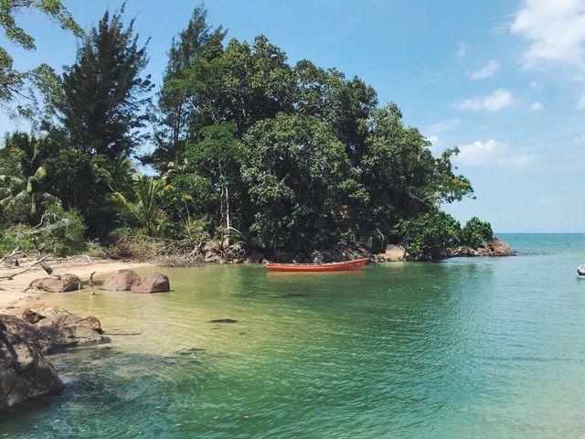 Take a Break at Pandan Beach, Lundu 🍃