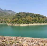 南投山谷間碧綠水庫【明潭水庫】