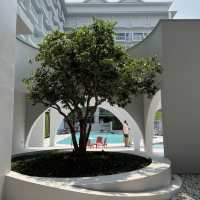 เที่ยวใกล้ๆ กับโรงแรมสุดคิ้วบ์ Terra Nara Hotel
