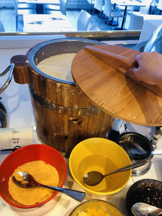 不同種類小食，價錢便宜