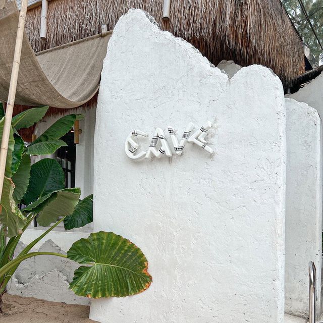 CAVE BEACH CLUB - คาเฟ่สุดชิลริมทะเลพัทยา