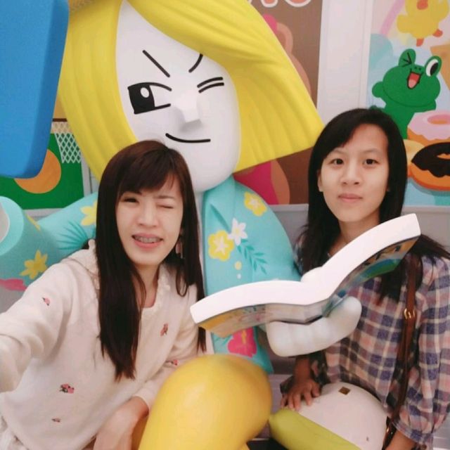 大人小孩都喜歡的歡樂line friends展😊