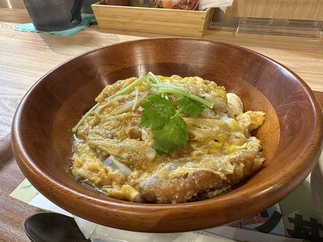 福岡・親不孝通り。『井出カツ丼 天神店』オープン。『井出ちゃんぽん』系列のお店が登場。