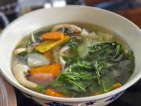 ร้านอาหารพื้นเมือง อร่อยริมบึง จ. พังงา
