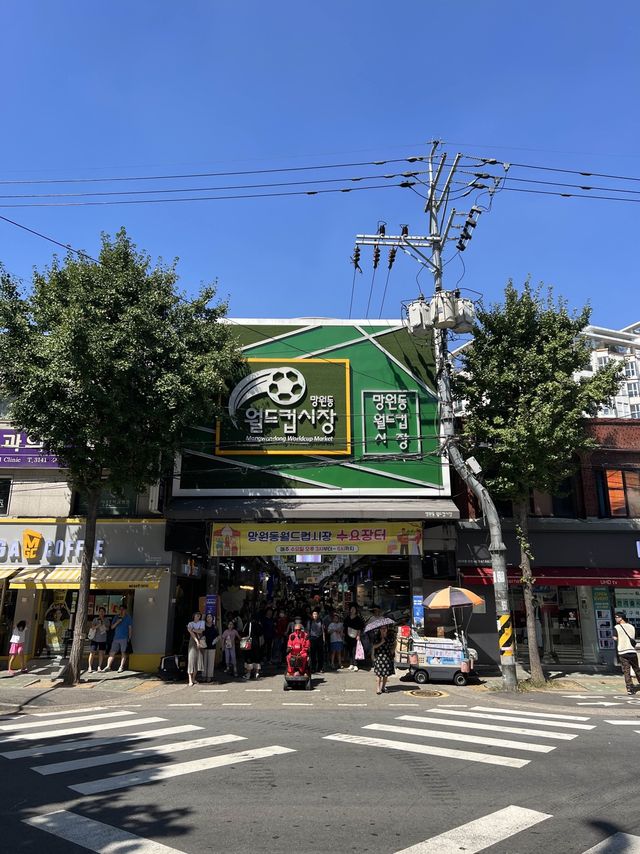 【韓国旅行】 望遠市場の食べ歩きグルメ肉汁ジューシー"トッカルビ"