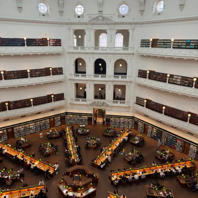 メルボルン　ビクトリア州立図書館