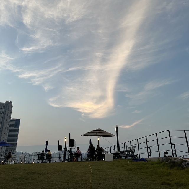 강동 몽돌해변이 보이는 오션뷰카페, 아주로마레