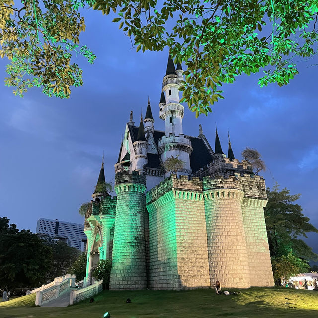 Castle Night Market- Jodd Fair in BkK