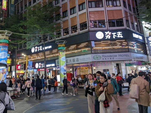 超熱鬧人氣夜市😍超多元化食物，仲有好多野玩