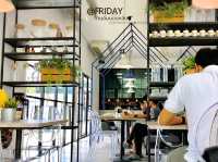 ร้าน Friday Everyday สัตหีบ อาหารอร่อย บรรยากาศดี