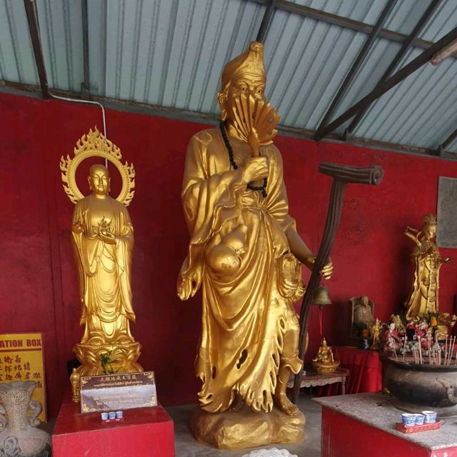 นมัสการ พระพุทธรูปหยกขาว 