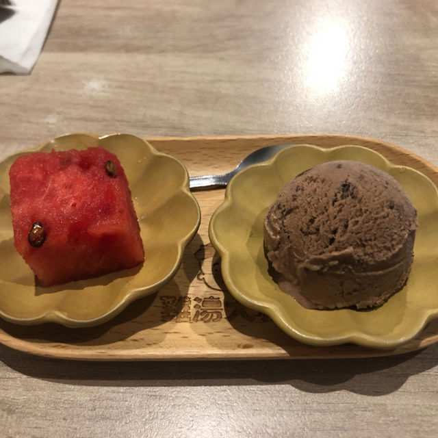 高貴不貴的書香味火鍋：雞湯大叔信義誠品店