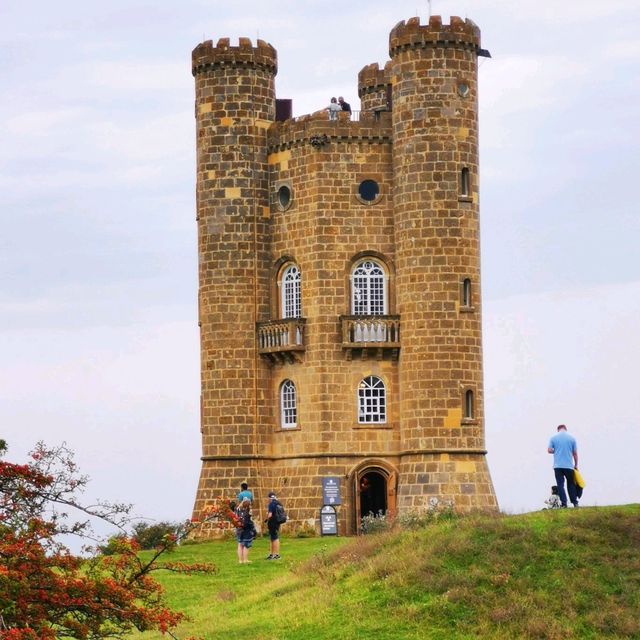 Broadway & Broadway Tower (百老匯小鎮和百老匯塔)