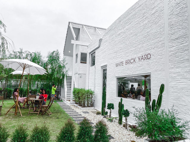 White Brick Yard คาเฟ่สไตล์มินิมอล ย่านศาลายา🏡