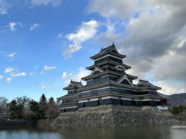 長野・松本。国宝『松本城』   