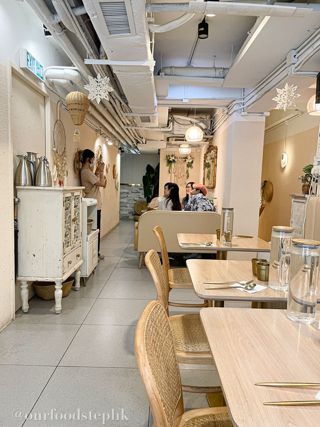 長沙灣｜波希米亞風的打卡Cafe 必吃麻糬牛角窩夫🤩
