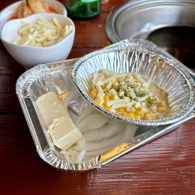 【韓国釜山・尾浦】テラスで海を眺めて豪快な貝焼きを味わう「ミポクッチブ」
