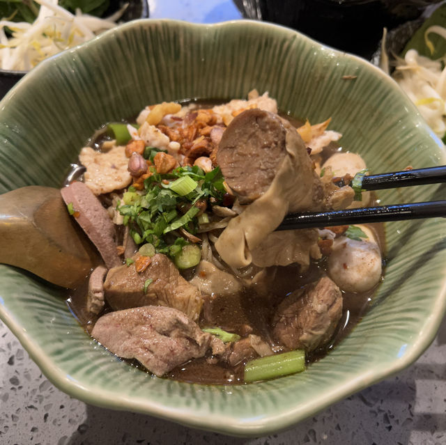 Famous ThongSmith Boat Noodles - worth it?