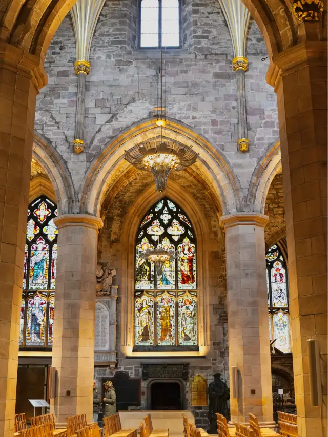 วิหารเซนต์ไจลส์!