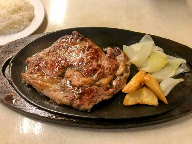 日本沖繩-那壩市區的老字號牛排：傑克牛排館