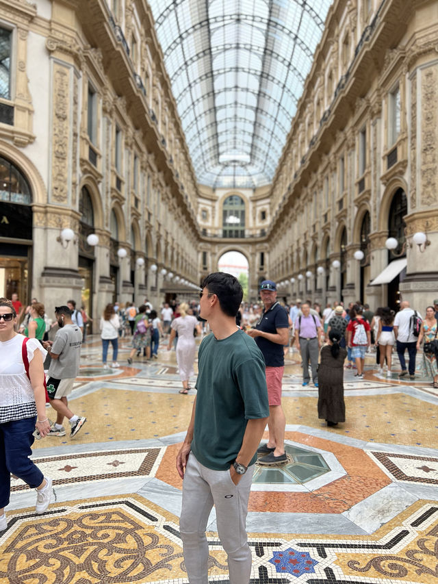 สุดยอดแหล่งแบรนด์เนม Galleria Vittorio Emanuele II