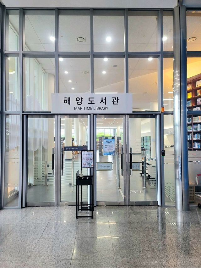 이런곳은 부산밖에 없을 뷰맛집 해양도서관📚