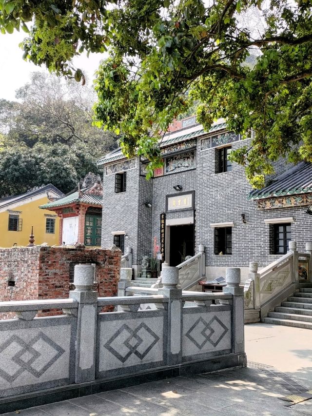 原來香港寺廟都有月老「青山禪院」
