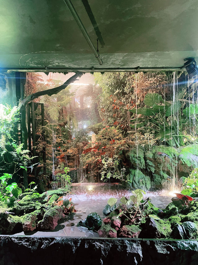 Gardens by the Bay: A Vertical Garden Wonderland
