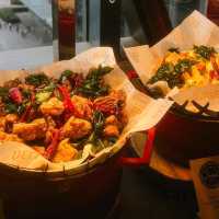 พามาทานอาหารบุฟเฟ่ต์ Street Food ในโรงแรม