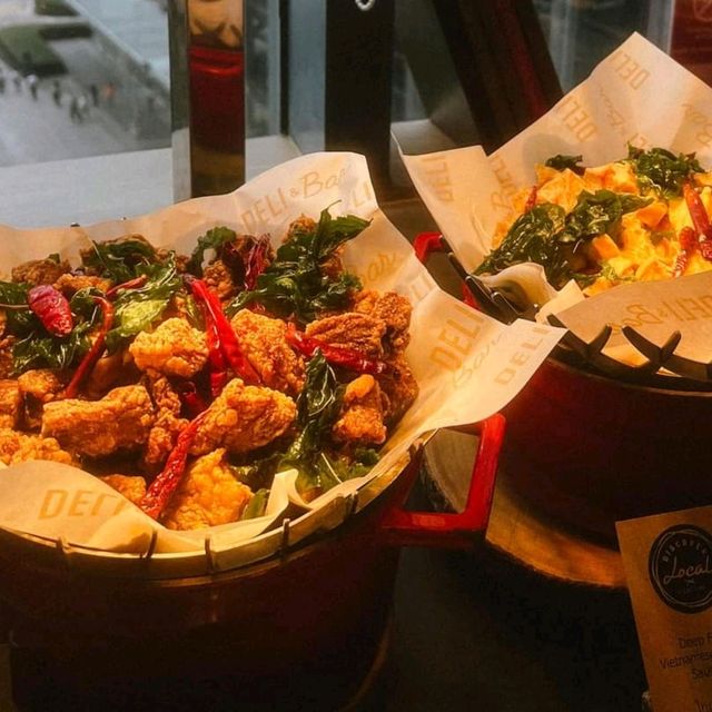 พามาทานอาหารบุฟเฟ่ต์ Street Food ในโรงแรม