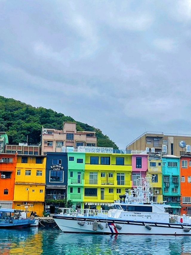 🌈 บ้านสีรุ้ง ท่าเรือเจิ้งปิน ไต้หวัน