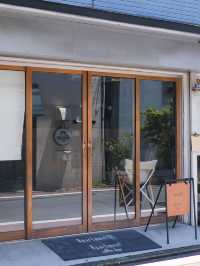 「福岡市中央區六本松的Apartment coffee door：美味咖啡和甜點，隱秘位置」