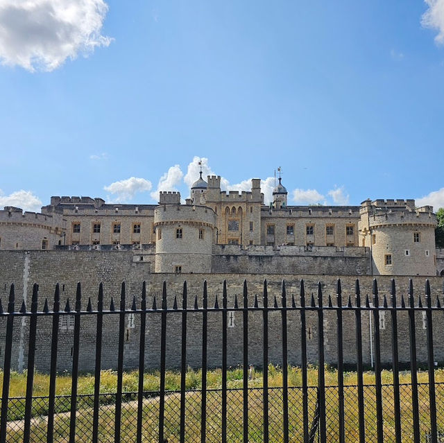 Where History Echoes Through the Ages – Explore the Tower of London!