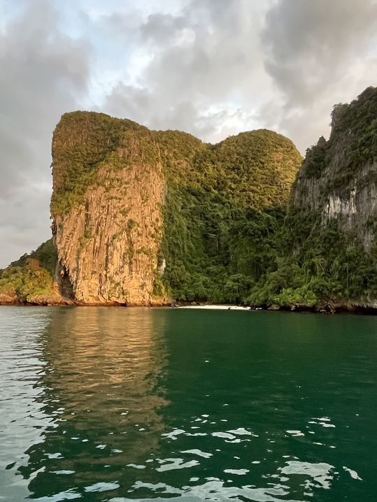 📍ล่องเรือชมพระอาทิตย์ตกที่กระบี่ มันดีมากกกกก